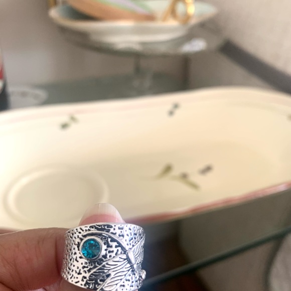 Ring - Picture 4 of 9